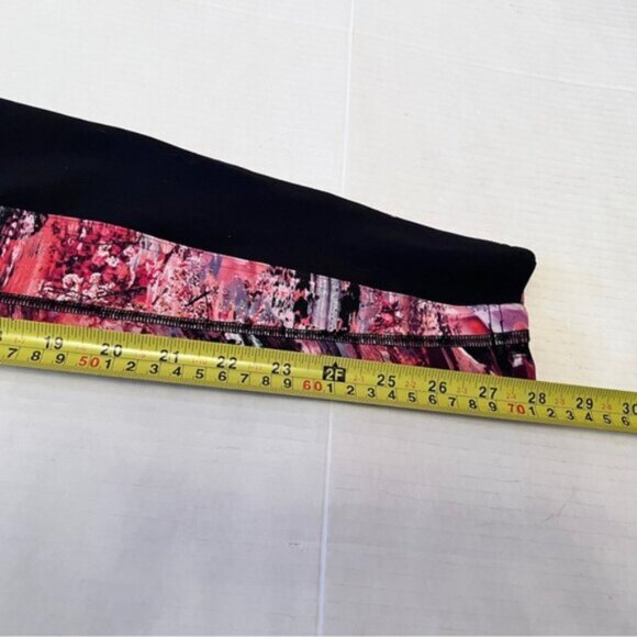 Lululemon   * Sweat & Repeat Tight *28" Black / Dahlia scape Multi EUC  6 - Picture 8 of 16
